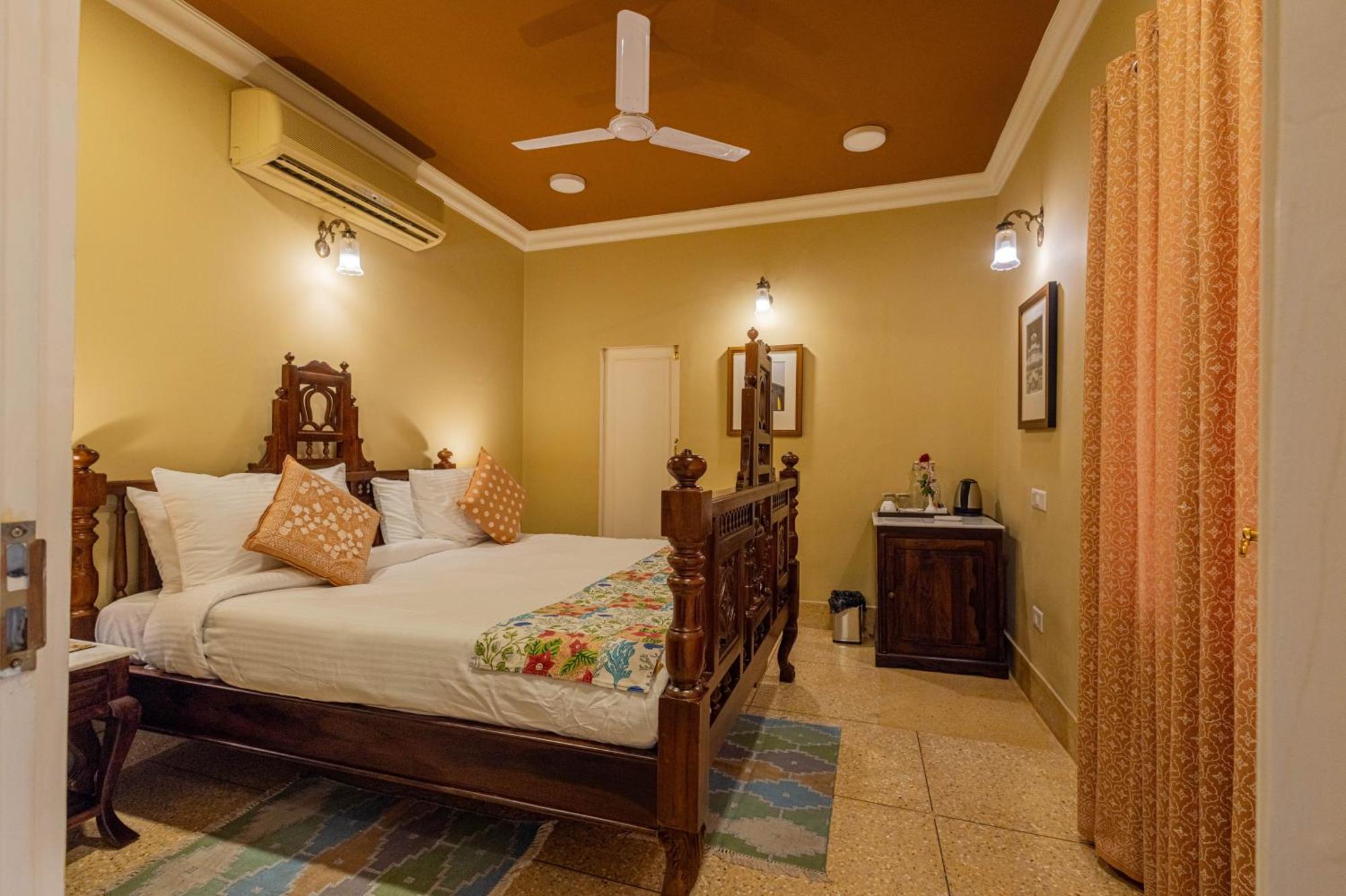 Sheel Mahal- Near Hawa Mahal Hotel Джайпур Екстериор снимка